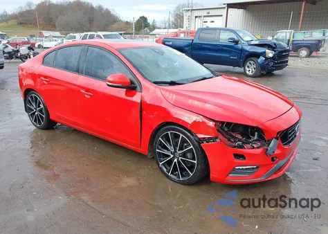 2017 Volvo S60 T5 Dynamic z USA, uszkodzony, nr VIN YV140MTL8H2429055